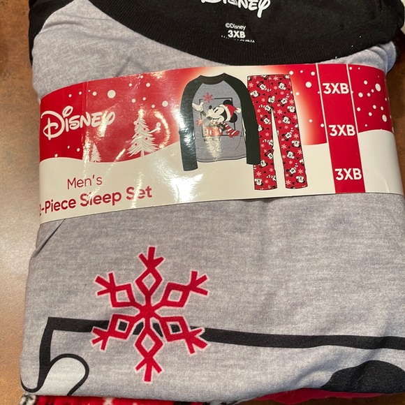 SOLD.  Disney Men’s 2 piece sleep set. - Picture 2 of 10